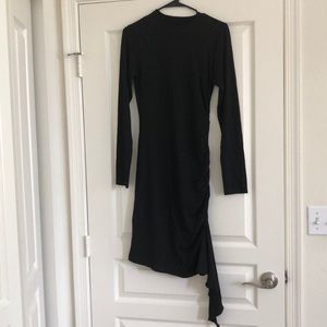 Below the knee form fitting body con dress 🖤